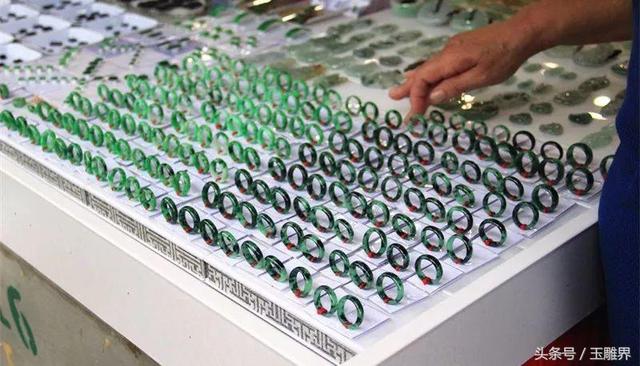 干青铁龙生和翡翠有什么区别干青翡翠项链价格-第11张图片-翡翠网 干青铁龙生和翡翠有什么区别干青翡翠项链价格-第11张图片-翡翠网