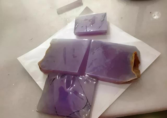 翡翠玉雕知识知乎翡翠哪里买好-第2张图片-翡翠网 翡翠玉雕知识知乎翡翠哪里买好-第2张图片-翡翠网