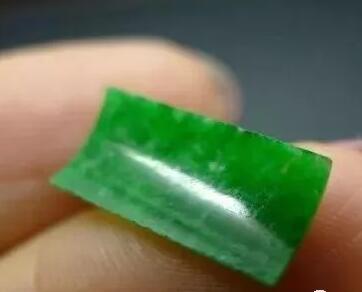 翡翠的专业知识PPT,翡翠专业知识大全-第9张图片-翡翠网 翡翠的专业知识PPT,翡翠专业知识大全-第9张图片-翡翠网