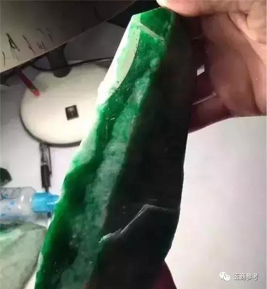 翡翠原石怎么开采的翡翠原石出土视频-第31张图片-翡翠网 翡翠原石怎么开采的翡翠原石出土视频-第31张图片-翡翠网