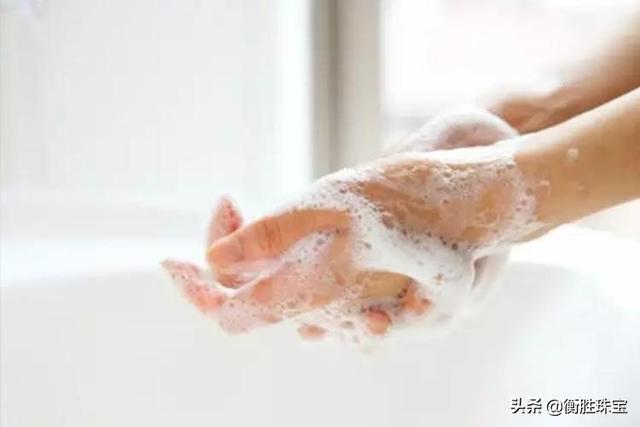 翡翠手镯圈口怎样测量翡翠手镯大小标准-第10张图片-翡翠网 翡翠手镯圈口怎样测量翡翠手镯大小标准-第10张图片-翡翠网