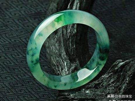 翡翠手镯圈口怎样测量翡翠手镯大小标准-第12张图片-翡翠网 翡翠手镯圈口怎样测量翡翠手镯大小标准-第12张图片-翡翠网