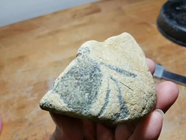 翡翠原石上蜡多少钱一克一吨翡翠原石多少钱-第2张图片-翡翠网