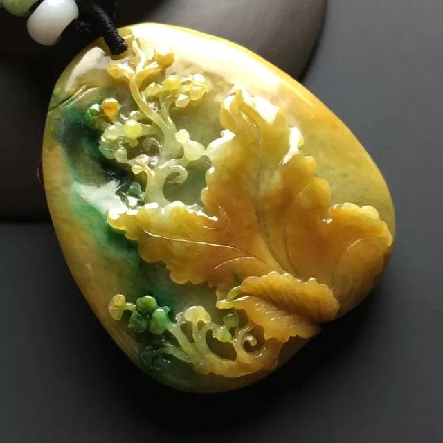 翡翠原石上蜡多少钱一克一吨翡翠原石多少钱-第7张图片-翡翠网