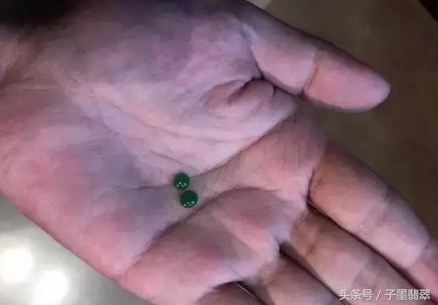 蓝宝石戒指回收价格,绿色翡翠戒面的价格-第5张图片-翡翠网