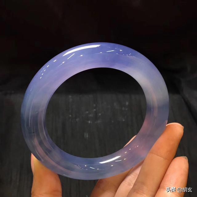 玉手镯怎么鉴定,老种翡翠手镯a货-第5张图片-翡翠网 玉手镯怎么鉴定,老种翡翠手镯a货-第5张图片-翡翠网