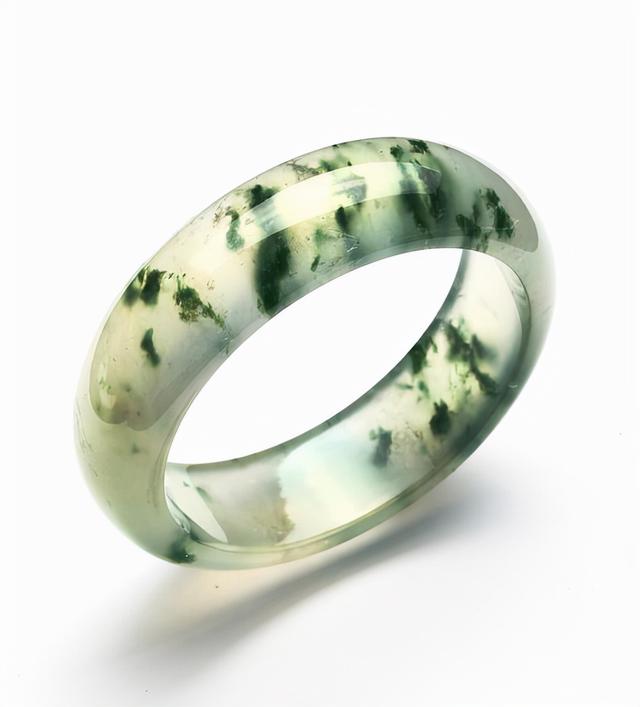 七彩云南翡翠手镯图片和价钱七彩云南翡翠手镯图片及价格-第1张图片-翡翠网 七彩云南翡翠手镯图片和价钱七彩云南翡翠手镯图片及价格-第1张图片-翡翠网