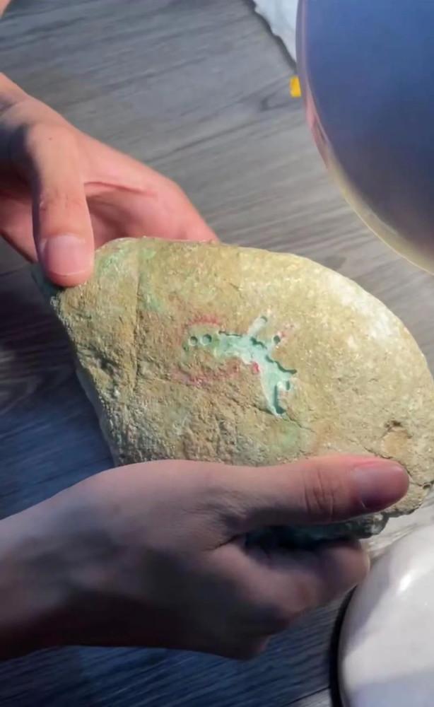 翡翠原石价格,揭阳翡翠原石直播-第4张图片-翡翠网 翡翠原石价格,揭阳翡翠原石直播-第4张图片-翡翠网