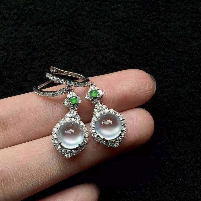 翡翠手镯心料价格翡翠手镯心一般多少钱-第3张图片-翡翠网 翡翠手镯心料价格翡翠手镯心一般多少钱-第3张图片-翡翠网