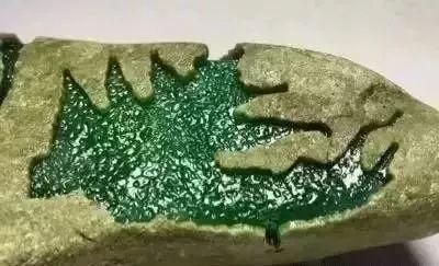 莫西沙玻璃种原石,莫西沙冰蓝翡翠原石视频-第21张图片-翡翠网