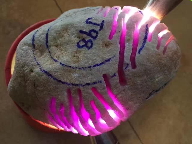 翡翠原石聊天怎么选翡翠原石-第2张图片-翡翠网 翡翠原石聊天怎么选翡翠原石-第2张图片-翡翠网