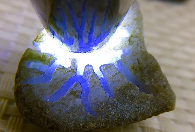 翡翠原石聊天怎么选翡翠原石-第3张图片-翡翠网 翡翠原石聊天怎么选翡翠原石-第3张图片-翡翠网