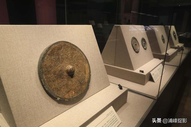 铜镜鉴定翡翠知识,铜镜鉴定评分-第13张图片-翡翠网 铜镜鉴定翡翠知识,铜镜鉴定评分-第13张图片-翡翠网