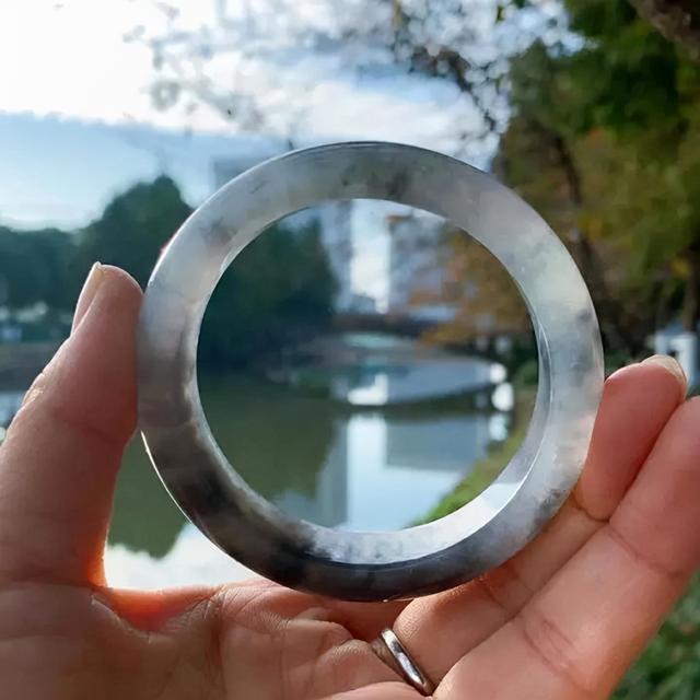 翡翠的基本专业知识,翡翠手镯的专业知识-第17张图片-翡翠网 翡翠的基本专业知识,翡翠手镯的专业知识-第17张图片-翡翠网