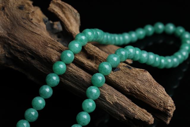 翡翠吊坠价格翡翠珠子价格多少-第8张图片-翡翠网