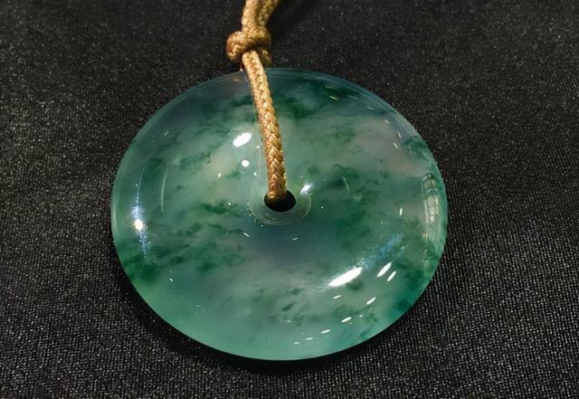 关注翡翠知识,翡翠原石技巧-第8张图片-翡翠网 关注翡翠知识,翡翠原石技巧-第8张图片-翡翠网