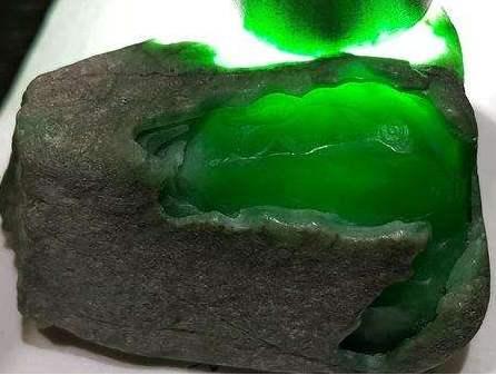 翡翠原石满身松花绿色翡翠原石的松花图文详解-第2张图片-翡翠网