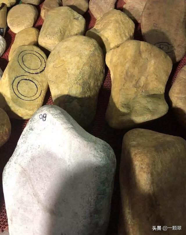 深圳哪里有翡翠原石加工的翡翠原石可以造假吗-第22张图片-翡翠网