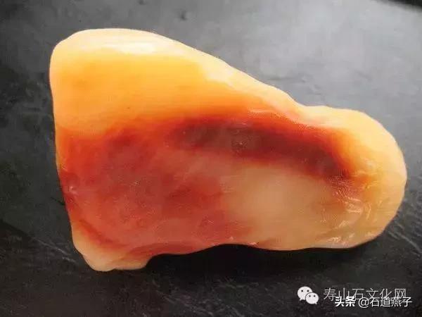 云南翡翠绿石印章料价格的简单介绍-第2张图片-翡翠网 云南翡翠绿石印章料价格的简单介绍-第2张图片-翡翠网