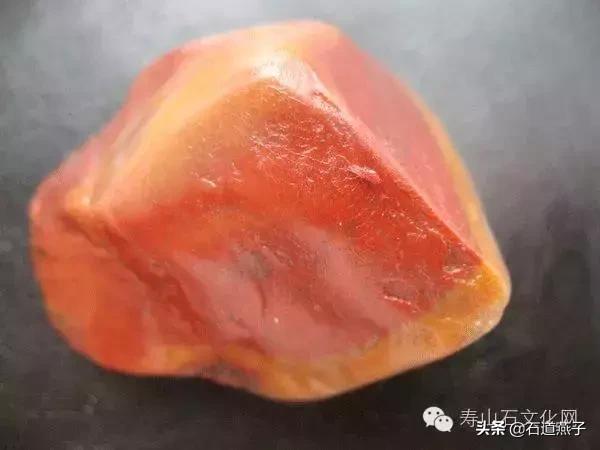 云南翡翠绿石印章料价格的简单介绍-第3张图片-翡翠网 云南翡翠绿石印章料价格的简单介绍-第3张图片-翡翠网