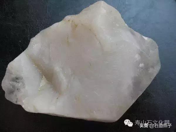 云南翡翠绿石印章料价格的简单介绍-第4张图片-翡翠网 云南翡翠绿石印章料价格的简单介绍-第4张图片-翡翠网