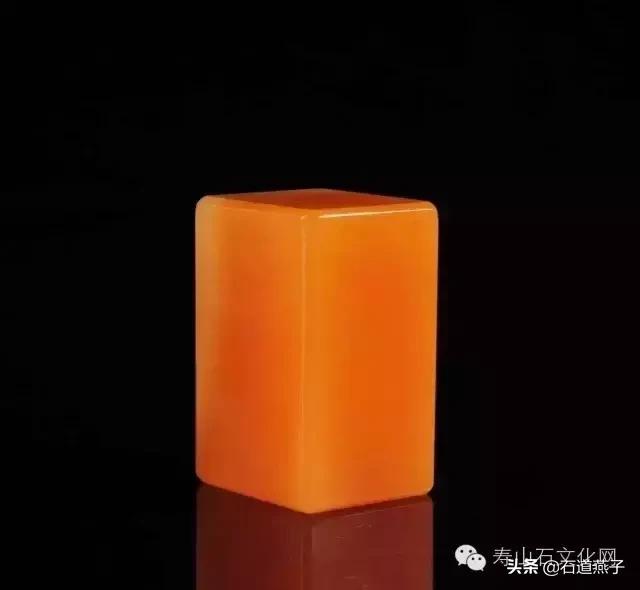 云南翡翠绿石印章料价格的简单介绍-第39张图片-翡翠网 云南翡翠绿石印章料价格的简单介绍-第39张图片-翡翠网