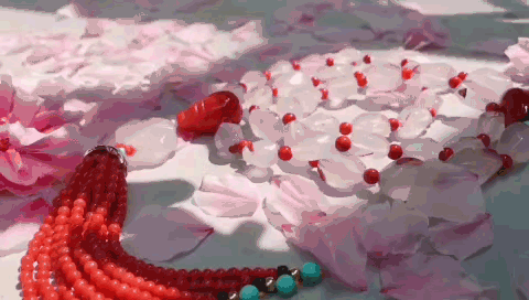 翡翠原石手串戴法,手串和手表如何同时戴-第3张图片-翡翠网 翡翠原石手串戴法,手串和手表如何同时戴-第3张图片-翡翠网