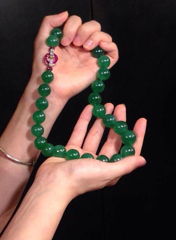 翡翠原石图片,上海墨绿翡翠原石毛料-第14张图片-翡翠网