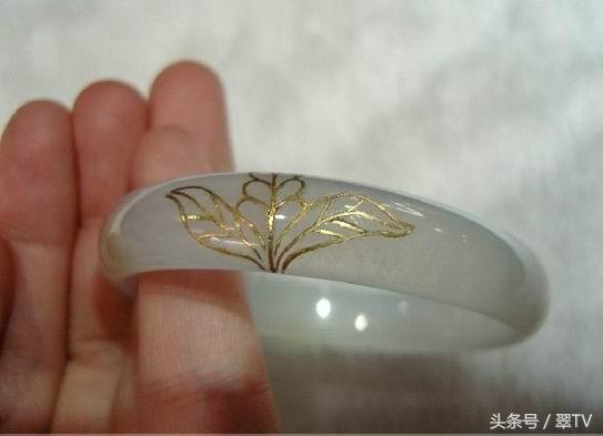 翡翠手镯碎了怎么修复图片翡翠掉到地上会碎吗-第3张图片-翡翠网 翡翠手镯碎了怎么修复图片翡翠掉到地上会碎吗-第3张图片-翡翠网