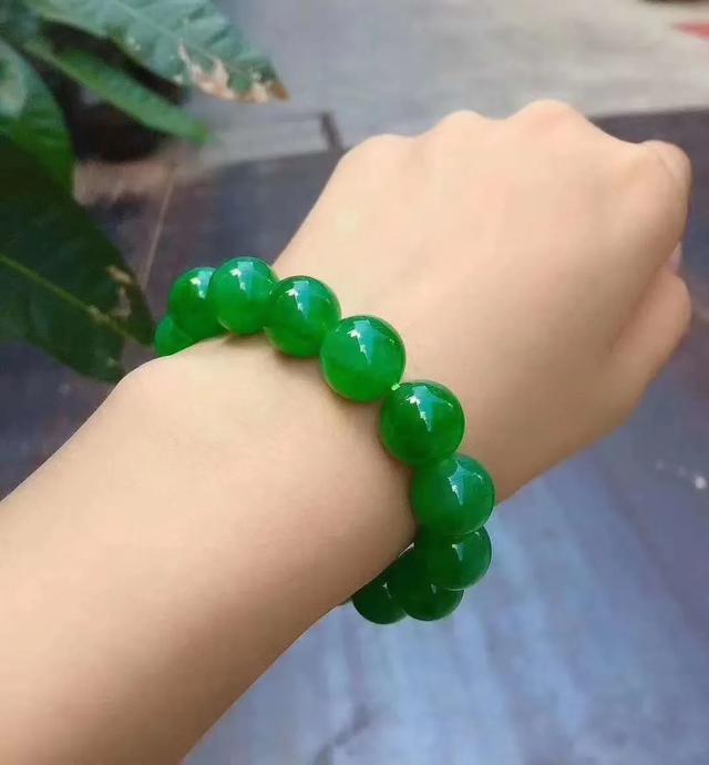 翡翠算盘摆件,翡翠算盘价格-第7张图片-翡翠网 翡翠算盘摆件,翡翠算盘价格-第7张图片-翡翠网