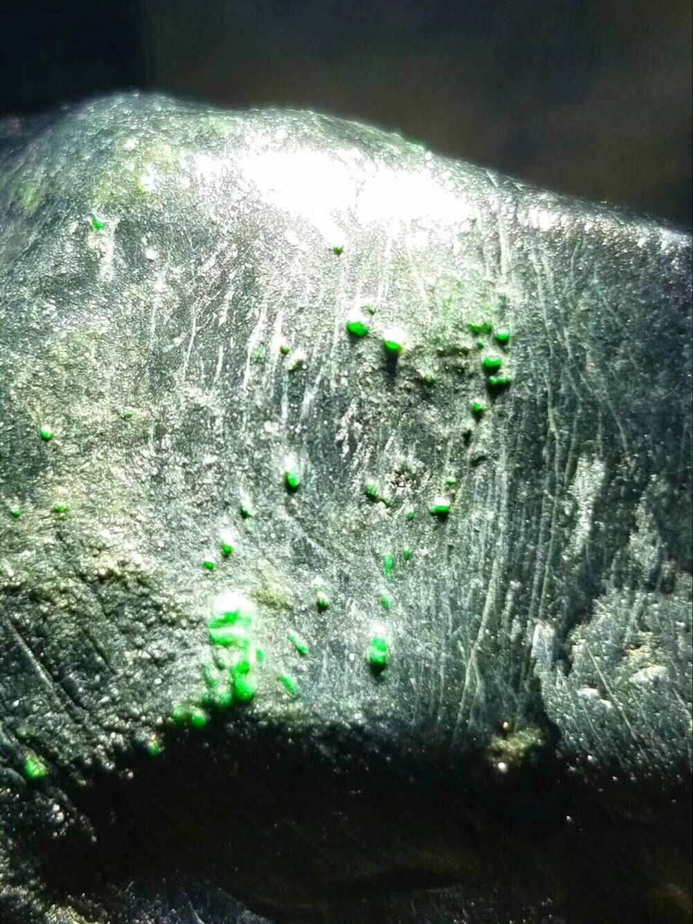 瑞丽冰种翡翠原石怎么保养的简单介绍-第2张图片-翡翠网