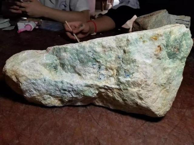 包含翡翠原石收购联系电话的词条-第1张图片-翡翠网 包含翡翠原石收购联系电话的词条-第1张图片-翡翠网