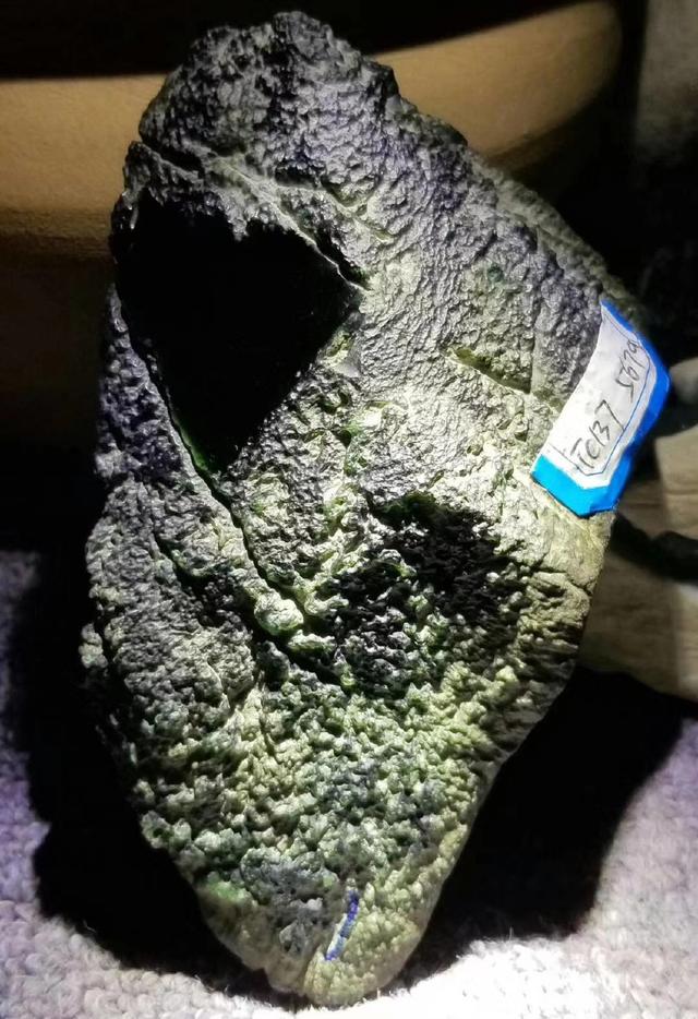 冰种白色翡翠原石翡翠原石的价位-第8张图片-翡翠网