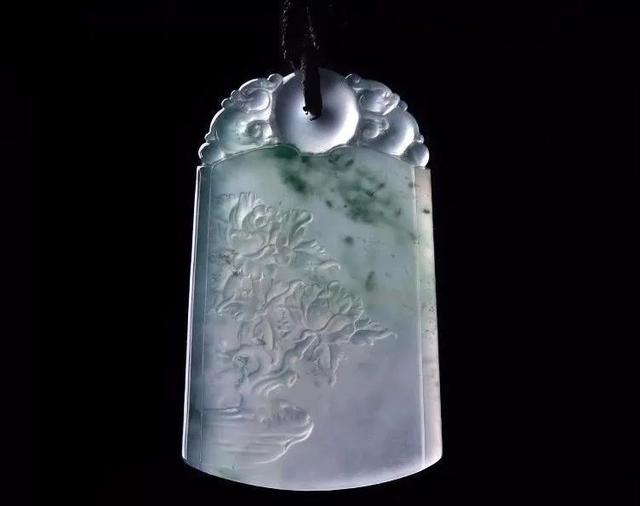 翡翠吊坠图片,翡翠挂件知识详解-第4张图片-翡翠网 翡翠吊坠图片,翡翠挂件知识详解-第4张图片-翡翠网