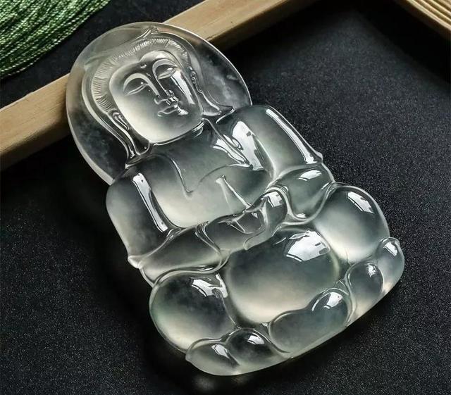 翡翠吊坠图片,翡翠挂件知识详解-第11张图片-翡翠网 翡翠吊坠图片,翡翠挂件知识详解-第11张图片-翡翠网