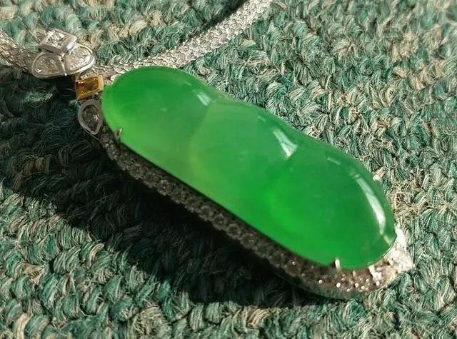 翡翠吊坠图片,翡翠挂件知识详解-第14张图片-翡翠网 翡翠吊坠图片,翡翠挂件知识详解-第14张图片-翡翠网