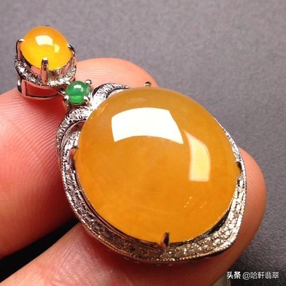 冰种鸡油黄翡翠价格什么颜色的黄翡价值最高-第1张图片-翡翠网 冰种鸡油黄翡翠价格什么颜色的黄翡价值最高-第1张图片-翡翠网