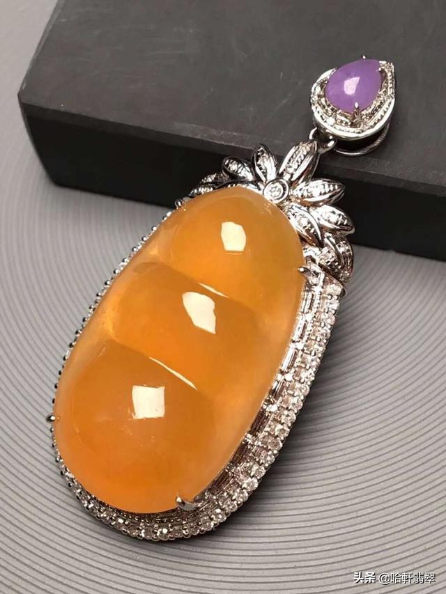 冰种鸡油黄翡翠价格什么颜色的黄翡价值最高-第3张图片-翡翠网 冰种鸡油黄翡翠价格什么颜色的黄翡价值最高-第3张图片-翡翠网