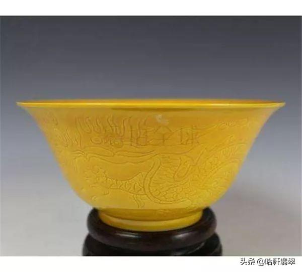 冰种鸡油黄翡翠价格什么颜色的黄翡价值最高-第4张图片-翡翠网 冰种鸡油黄翡翠价格什么颜色的黄翡价值最高-第4张图片-翡翠网