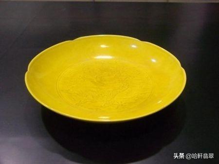 冰种鸡油黄翡翠价格什么颜色的黄翡价值最高-第5张图片-翡翠网 冰种鸡油黄翡翠价格什么颜色的黄翡价值最高-第5张图片-翡翠网