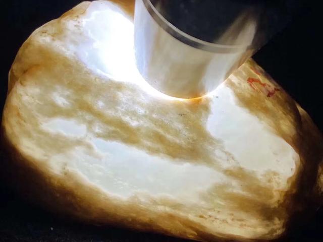 翡翠包浆皮是什么意思包浆皮翡翠原石知识-第7张图片-翡翠网