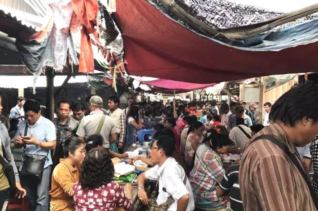 翡翠知识.找瑞丽老佛爷,翡翠原石哪里找-第9张图片-翡翠网 翡翠知识.找瑞丽老佛爷,翡翠原石哪里找-第9张图片-翡翠网