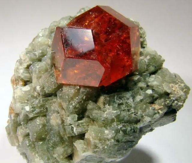 非洲国家有翡翠原石吗翡翠原石哪里买-第5张图片-翡翠网 非洲国家有翡翠原石吗翡翠原石哪里买-第5张图片-翡翠网