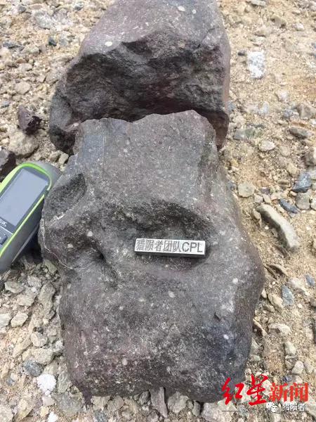 翡翠原石泡脚翡翠原石的价位-第2张图片-翡翠网 翡翠原石泡脚翡翠原石的价位-第2张图片-翡翠网