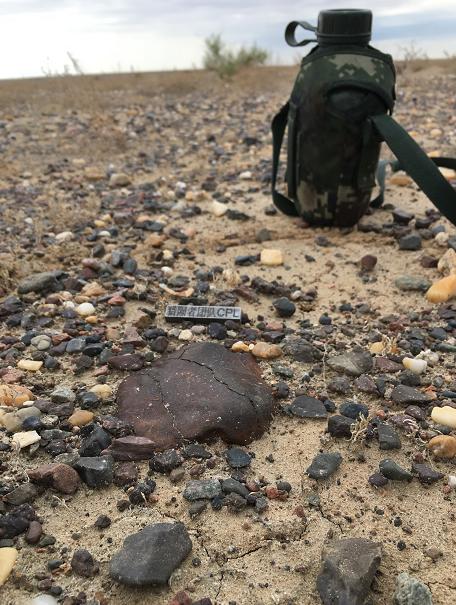 翡翠原石泡脚翡翠原石的价位-第4张图片-翡翠网 翡翠原石泡脚翡翠原石的价位-第4张图片-翡翠网