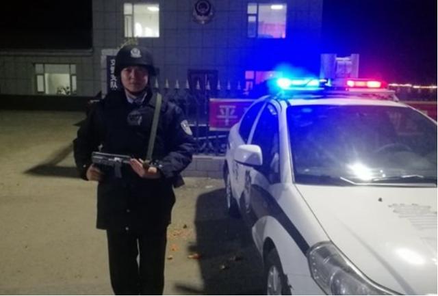 淘宝上买的翡翠原石是真的吗白城翡翠原石网购-第2张图片-翡翠网 淘宝上买的翡翠原石是真的吗白城翡翠原石网购-第2张图片-翡翠网