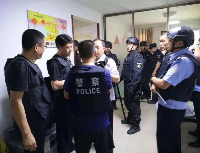 淘宝上买的翡翠原石是真的吗白城翡翠原石网购-第19张图片-翡翠网 淘宝上买的翡翠原石是真的吗白城翡翠原石网购-第19张图片-翡翠网