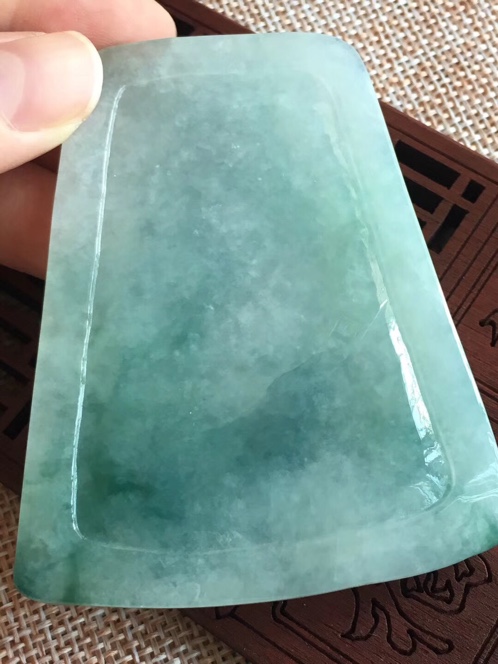 糯冰种翡翠吊坠多少钱老翡翠挂件图片价格-第1张图片-翡翠网