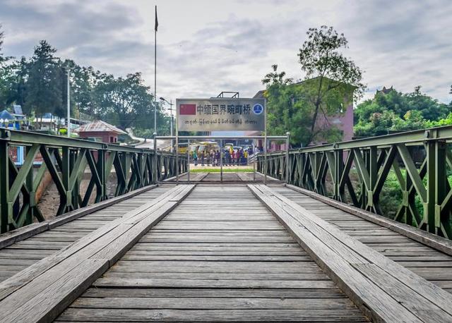 翡翠国境线价格翡翠a货价格多少一克-第1张图片-翡翠网 翡翠国境线价格翡翠a货价格多少一克-第1张图片-翡翠网