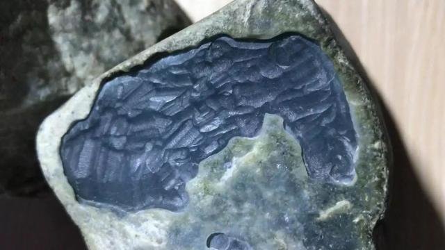 翡翠色料原石,种水料翡翠原石价格-第5张图片-翡翠网 翡翠色料原石,种水料翡翠原石价格-第5张图片-翡翠网